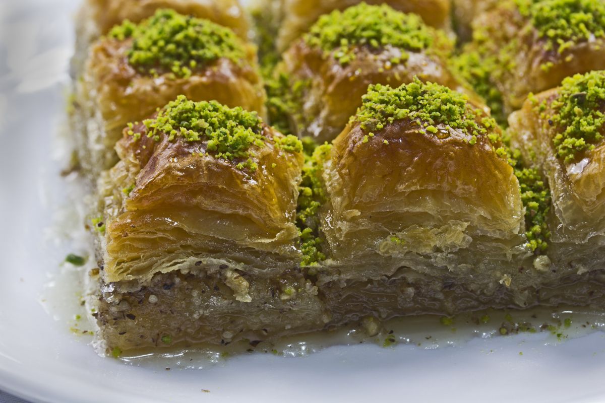 Rüyada Tatlı (Baklava) Görmek