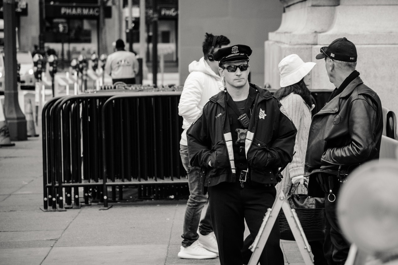 Rüyada Polis Memuru Görmek